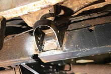 Load image into Gallery viewer, Rust Buster Avalanche/Suburban/Yukon Center Body Frame Mount | RB7418