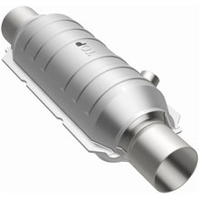 Load image into Gallery viewer, Magnaflow Conv Univ 2.50 HM Angled O2