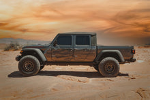 Load image into Gallery viewer, Tuff Country 20-23 Jeep Gladiator 3.5in Suspension Lift with New Shocks Lift Kits Tuff Country