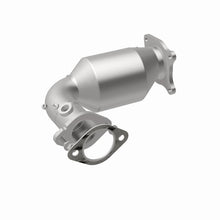 Load image into Gallery viewer, MagnaFlow Exhaust Products Catalytic Converter MagnaFlow Exhaust Products Magnaflow OEM Grade Direct-Fit Catalytic Converter 21-822