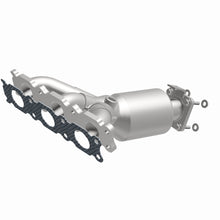 Load image into Gallery viewer, MagnaFlow Exhaust Products Catalytic Converter with Integrated Exhaust Manifold MagnaFlow Exhaust Products Catalytic Converter with Integrated Exhaust Manifold 22-174