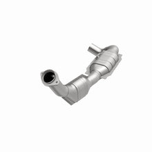 Load image into Gallery viewer, MagnaFlow Conv DF 01 Ford Trucks 4.6L