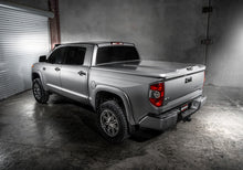 Load image into Gallery viewer, UnderCover 17-20 Toyota Tundra 5.5ft Elite LX Bed Cover - Cement Gray Bed Covers - Hinged Undercover