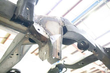 Load image into Gallery viewer, Rustbuster Rear Track Bar Bracket | RB7407