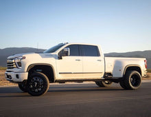 Load image into Gallery viewer, Cognito 20-24 Chevy/GMC Silv/Sierra 2500/3500 HD 2WD/4WD 3in Elite Leveling Kit w/ King 2.5 RR Leveling Kits Cognito