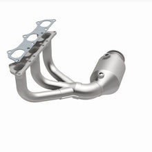 Load image into Gallery viewer, MagnaFlow Exhaust Products Catalytic Converter with Integrated Exhaust Manifold MagnaFlow Exhaust Products Catalytic Converter with Integrated Exhaust Manifold 22-201