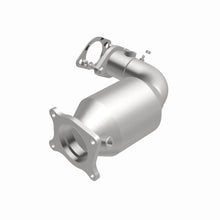 Load image into Gallery viewer, MagnaFlow Exhaust Products Catalytic Converter MagnaFlow Exhaust Products Magnaflow OEM Grade Direct-Fit Catalytic Converter 21-822