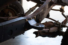 Load image into Gallery viewer, Rustbuster Front Cab Mount | RB7359