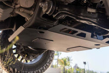 Load image into Gallery viewer, DV8 16-23 Toyota Tacoma Front Skid Plate