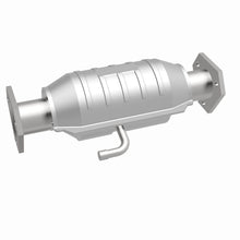 Load image into Gallery viewer, MagnaFlow Exhaust Products Catalytic Converter MagnaFlow Exhaust Products Magnaflow Standard Grade Direct-Fit Catalytic Converter 22926