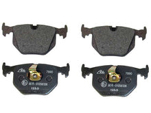 Load image into Gallery viewer, Brake Pad Set