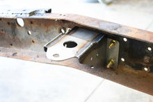 Load image into Gallery viewer, Rustbuster Rear Cab Mount | RB7358