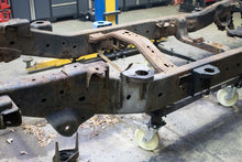Load image into Gallery viewer, Rustbuster Rear Cab Mount | RB7078