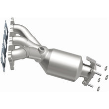 Load image into Gallery viewer, MagnaFlow Exhaust Products Catalytic Converter with Integrated Exhaust Manifold MagnaFlow Exhaust Products Catalytic Converter with Integrated Exhaust Manifold 22-174