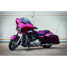 Load image into Gallery viewer, Kuryakyn Smooth Windshield Trim 14-Up Touring Gloss Black | 1389