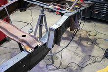 Load image into Gallery viewer, Rust Buster 97-03 Ford F150 Front Bed Mount - Right Side | RB7006R