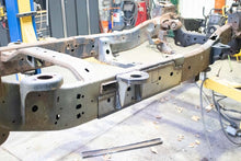 Load image into Gallery viewer, Rustbuster Center Cab Mount | RB7020