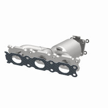 Load image into Gallery viewer, MagnaFlow Exhaust Products Catalytic Converter with Integrated Exhaust Manifold MagnaFlow Exhaust Products Catalytic Converter with Integrated Exhaust Manifold 22-174