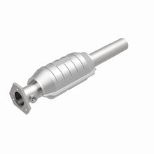 Load image into Gallery viewer, MagnaFlow Exhaust Products Catalytic Converter MagnaFlow Exhaust Products Magnaflow Standard Grade Direct-Fit Catalytic Converter 22917