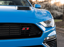 Load image into Gallery viewer, Roush 2018-2023 Mustang Hood Heat Extractors - Gloss Black | 422325
