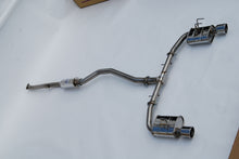 Load image into Gallery viewer, Invidia 2022+ Honda Civic Si (1.5T) 70mm Q300 Cat Back Exhaust - Rolled SS Tips Catback Invidia