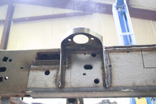 Load image into Gallery viewer, Rustbuster Center Cab Mount | RB7020