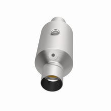Load image into Gallery viewer, Magnaflow 2.50 w/dual O2 5in. Spun Universal Converter