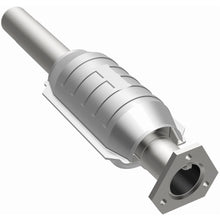 Load image into Gallery viewer, MagnaFlow Exhaust Products Catalytic Converter MagnaFlow Exhaust Products Magnaflow Standard Grade Direct-Fit Catalytic Converter 22917