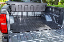 Load image into Gallery viewer, Deezee 99-06 GM Silverado/Sierra/07 Classic 6.5ft. Heavyweight Bed Mat Dee Zee