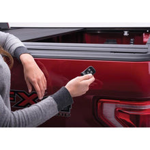 Load image into Gallery viewer, Retrax 07-13 Chevy/GMC 1500 6.5ft Bed / 07-14 2500/3500 PowertraxPRO MX