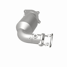 Load image into Gallery viewer, MagnaFlow Exhaust Products Catalytic Converter MagnaFlow Exhaust Products Magnaflow OEM Grade Direct-Fit Catalytic Converter 21-822