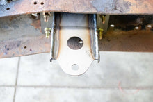 Load image into Gallery viewer, Rustbuster Rear Cab Mount | RB7358