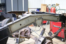 Load image into Gallery viewer, Rustbuster Over Axle Frame Section Right Side | RB7602R