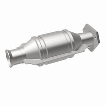 Load image into Gallery viewer, MagnaFlow Exhaust Products Catalytic Converter MagnaFlow Exhaust Products Magnaflow Standard Grade Direct-Fit Catalytic Converter 22916