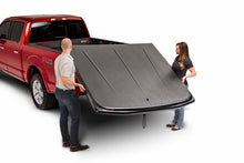 Load image into Gallery viewer, UnderCover 17-20 Ford F-250/F-350 6.8ft SE Bed Cover - Black Textured Bed Covers - Hinged Undercover
