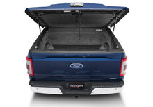 Load image into Gallery viewer, UnderCover 2021 Ford F-150 Crew Cab 5.5ft Elite LX Bed Cover - Agate Black Bed Covers - Hinged Undercover