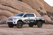 Load image into Gallery viewer, Fabtech 07-15 Toyota Tundra 2/4WD 6in Perf Sys w/Dlss 2.5 C/Os & Rr Dlss Coilovers Fabtech