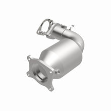Load image into Gallery viewer, MagnaFlow Exhaust Products Catalytic Converter MagnaFlow Exhaust Products Magnaflow OEM Grade Direct-Fit Catalytic Converter 21-822