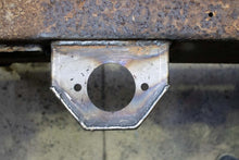Load image into Gallery viewer, Rustbuster Center Cab Mount | RB7077