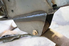 Load image into Gallery viewer, Rustbuster Leaf Spring Frame Section Right Side