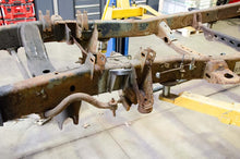 Load image into Gallery viewer, Rustbuster Middle Body Mount | RB7728
