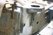 Load image into Gallery viewer, Rustbuster Rear Cab Mount | RB7078
