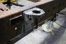 Load image into Gallery viewer, Rustbuster Center Cab Mount | RB7077