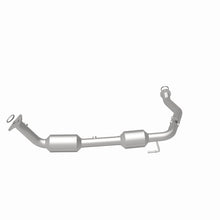 Load image into Gallery viewer, Magnaflow 07-10 Toyota Tundra 5.7L Direct Fit Converter