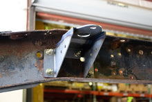 Load image into Gallery viewer, Rustbuster Rear Cab Mount | RB7358