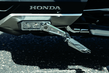 Load image into Gallery viewer, Kuryakyn KUR6750 Kuryakyn Omni Cruise Mnt With Pegs Chrome