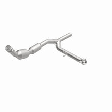 Load image into Gallery viewer, Magnaflow Catalytic Converter Direct Fit Magnaflow 04-05 Ford F-150 5.4L Direct Fit Converter