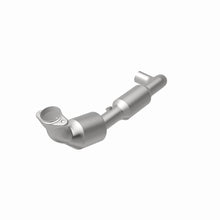 Load image into Gallery viewer, Magnaflow Catalytic Converter Direct Fit Magnaflow 04-05 Ford F-150 5.4L Direct Fit Converter