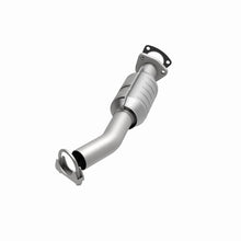 Load image into Gallery viewer, Magnaflow Catalytic Converter Direct Fit Magnaflow 04-05 Suzuki Forenza 2.0L Direct Fit Converter