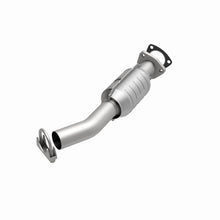 Load image into Gallery viewer, Magnaflow Catalytic Converter Direct Fit Magnaflow 04-05 Suzuki Forenza 2.0L Direct Fit Converter